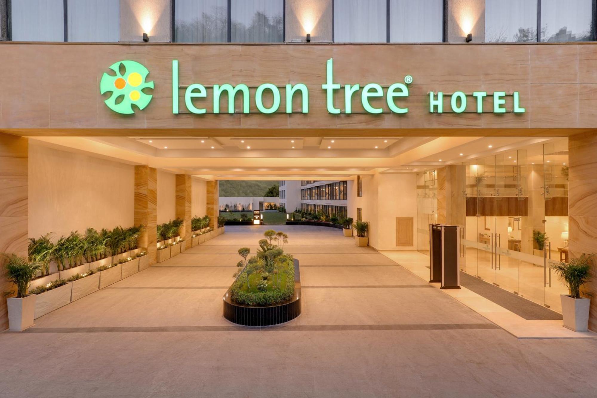 Lemon Tree Hotel, Rishīkesh Buitenkant foto