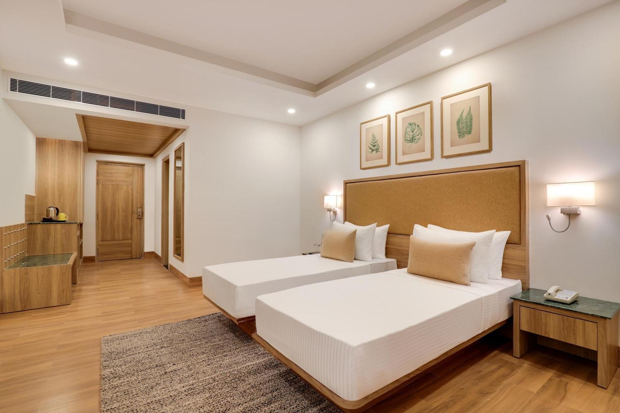 Lemon Tree Hotel, Rishīkesh Buitenkant foto